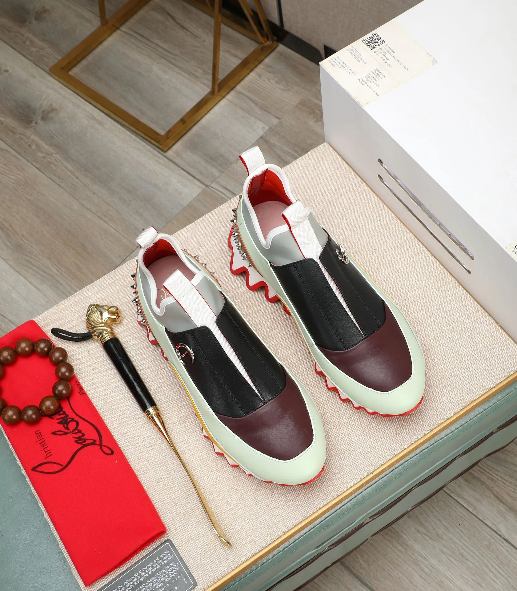 Men's shoes 💰700 (high-end goods) Christian Louboutin (CL red sole shoes) counter series, casual sneakers for couples 📢 📢 📢 Exclusive hot style release 🎈🎈💪 Movable latex feet 👻 Finished outsole line [Proud] 😝Male 38#-46, global supply 😝 [Top version]: Original imported genuine leather upper, top original leather lining, original molded TPU outsole, original 1:1 detail processing, original shoe last,